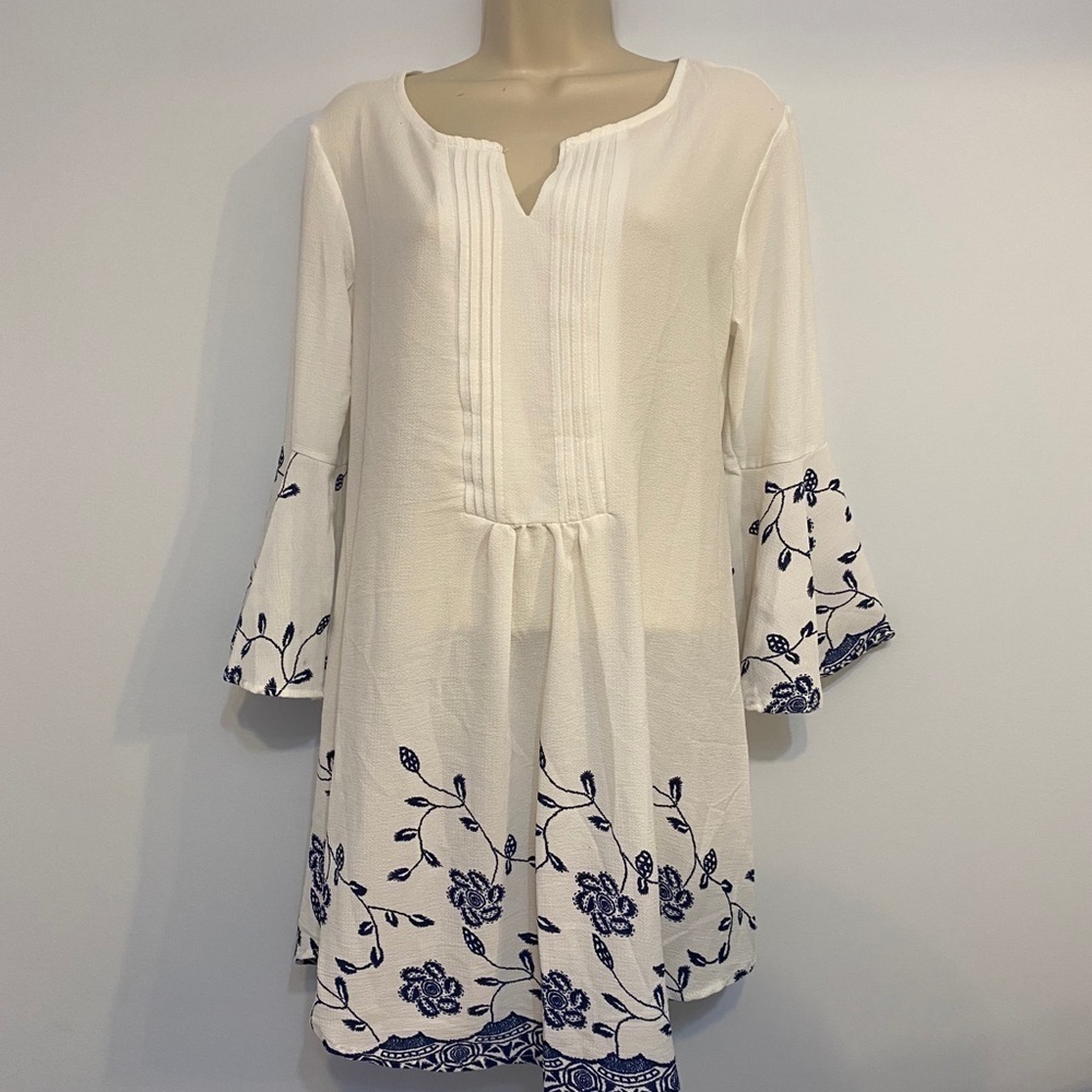 4/$35 Reborn S White Tunic Long Blue Floral Pleat